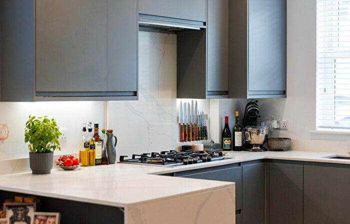 3 Bedroom Semi-Detached House For Sale In Deauville Avenue, Cowes., PO31