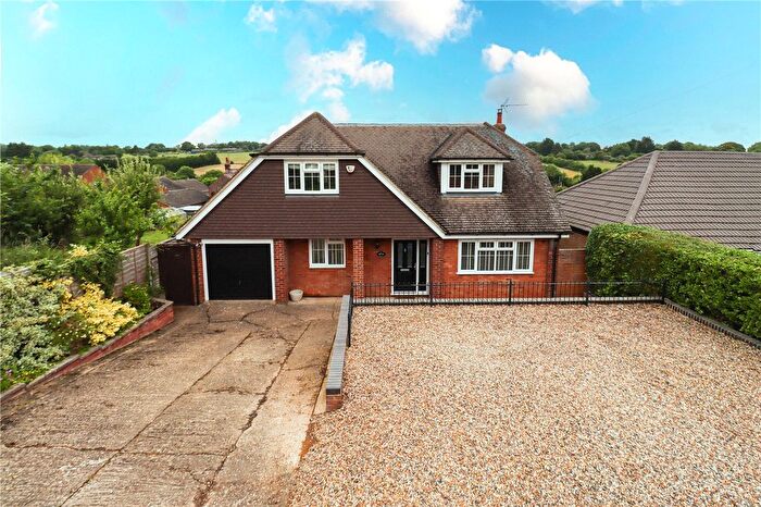 4 Bedroom Country House To Rent In Dammersey Close, Markyate, St. Albans, Hertfordshire, AL3