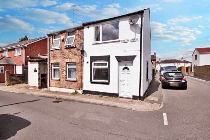 2 Bedroom End Of Terrace House To Rent In Butler Street, Hillingdon, Middlesex, UB10