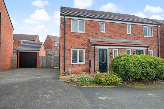 3 Bedroom Semi Detached House For Sale In Wash Meadow Close, Ilkeston, DE7