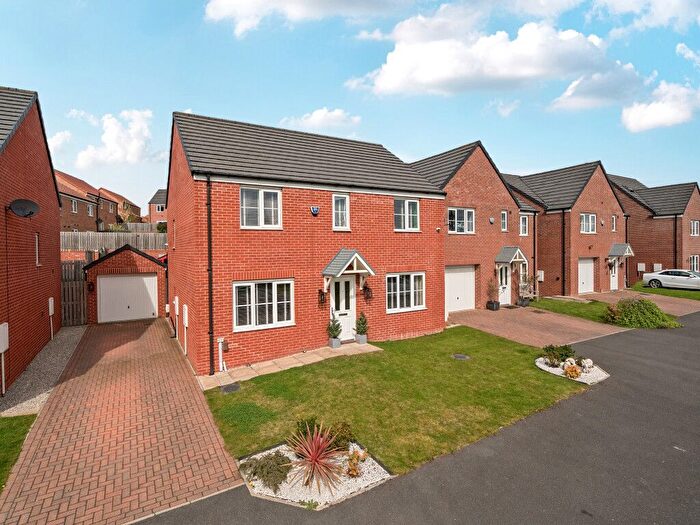 4 Bedroom Detached House For Sale In Rhubarb Hill, Wakefield, West Yorkshire, WF2