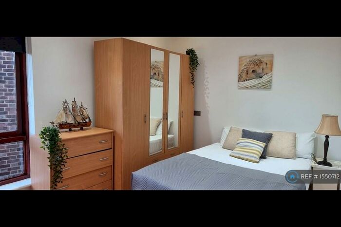 1 Bedroom Flat To Rent In Riverside House, London, N1