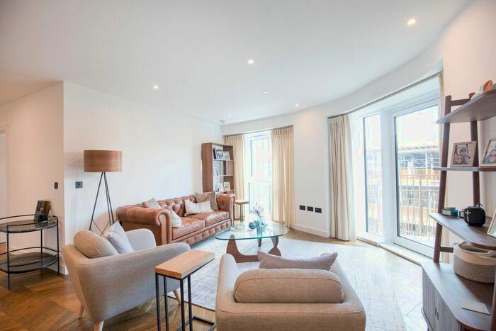 3 Bedroom Flat To Rent In Brook Street, Kingston Upon Thames, KT1