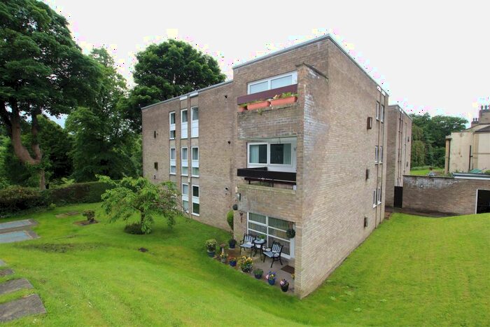 2 Bedroom Apartment To Rent In Lister Lane, Bradford, BD2