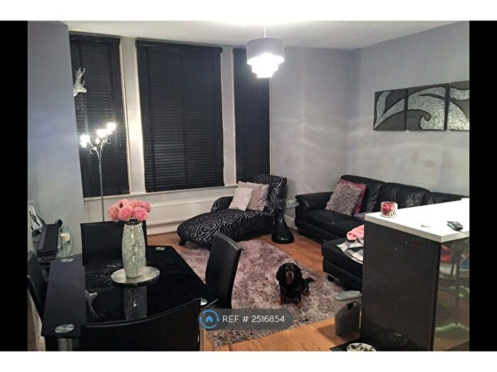 2 Bedroom Flat To Rent In Didsbury, Manchester, M20