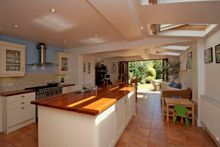 3 Bedroom Semi-Detached House To Rent In Bellamy Street, Balham, London, SW12