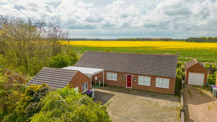 3 Bedroom Bungalow For Sale In Wainfleet Road, Firsby, PE23