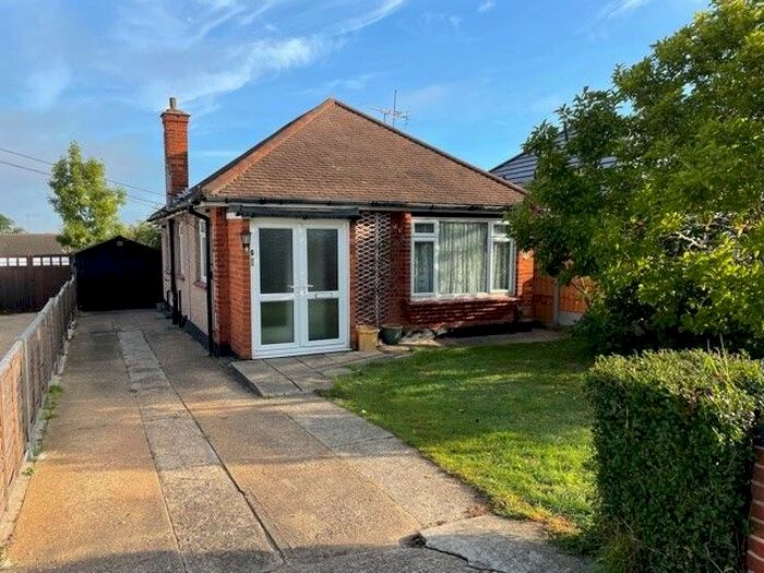 2 Bedroom Detached Bungalow To Rent In Croft Road, Benfleet, SS7