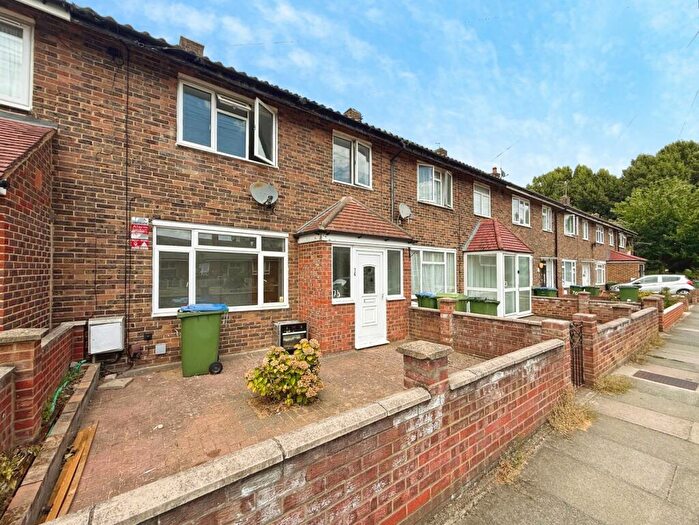 3 Bedroom Terraced House For Sale In Finchale Road, London, SE2