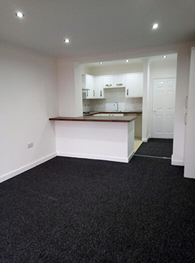 3 Bedroom Terraced House To Rent In Broad Street, Banbury, OX16