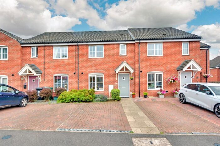 3 Bedroom Terraced House For Sale In Bull Meadow, Calverton, Nottingham, NG14