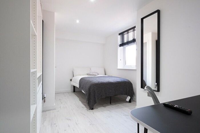 6 Bedroom House To Rent In Dixon Street, Lincoln, LN5