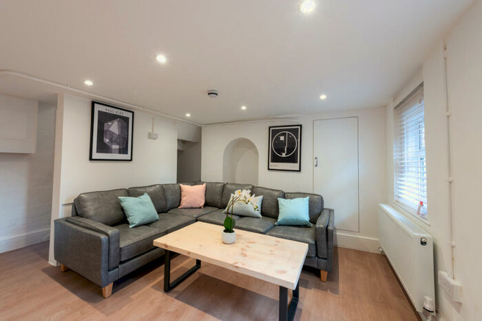 5 Bedroom Property To Rent In Well Street, Exeter, EX4