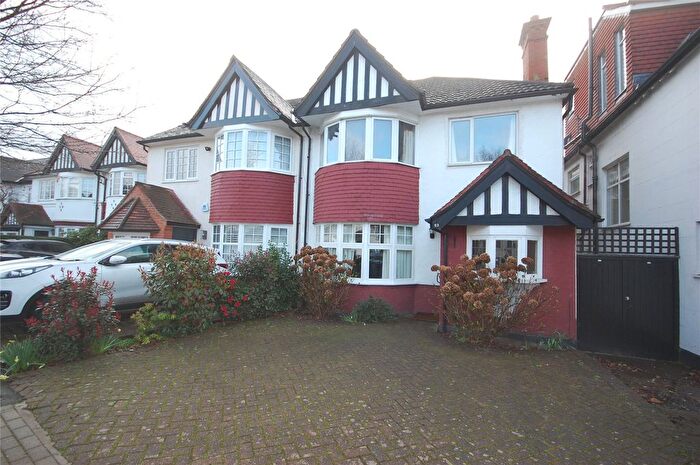 2 Bedroom Flat To Rent In Highcroft Gardens, Golders Green, NW11