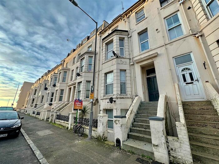 1 Bedroom Flat To Rent In Marine Terrace, Folkestone, CT20