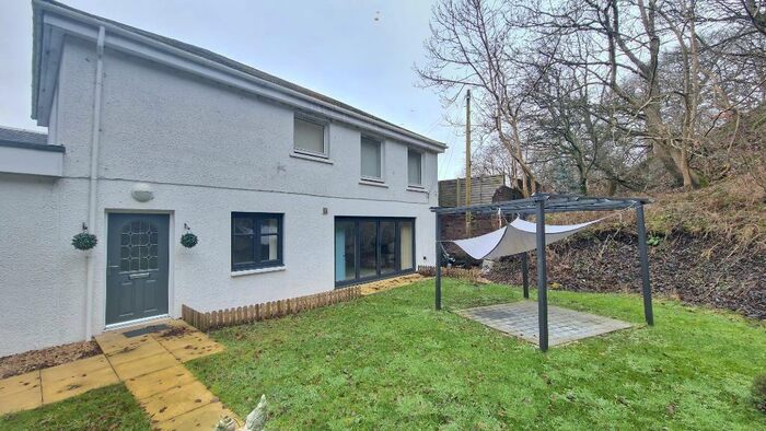 3 Bedroom Flat To Rent In Main Road, Kilsyth, Glasgow, G65