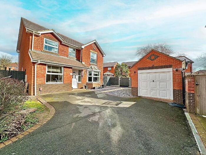 4 Bedroom Detached House For Sale In Crofters Close, East Hunsbury, Northampton, NN4