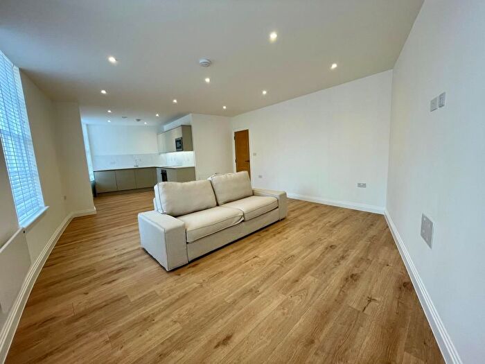 2 Bedroom Flat To Rent In Market Place, Central Reading, RG1