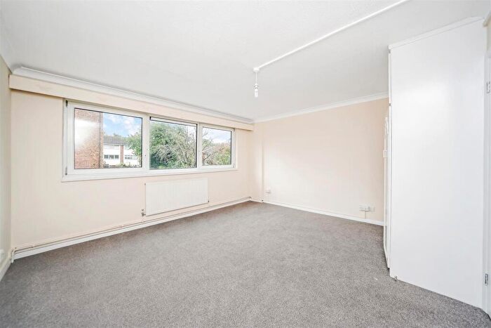 4 Bedroom Terraced House To Rent In St. Egbert's Way, North Chingford, E4