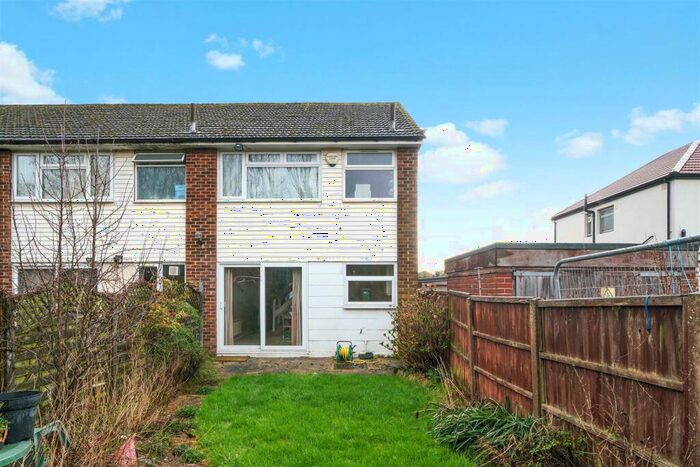 3 Bedroom End Of Terrace House For Sale In Eton Avenue, Wembley, HA0