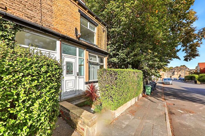 2 Bedroom Apartment To Rent In Croft Street, Farsley, LS28