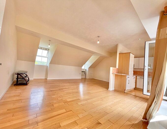 3 Bedroom Flat To Rent In Daniel Hill Mews, Sheffield, S6