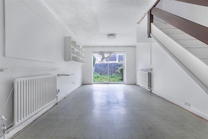 2 Bedroom Terraced House For Sale In Waterside Close, London, SE16