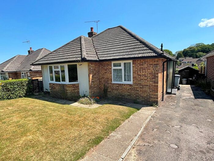 2 Bedroom Detached Bungalow For Sale In Hillview Road, Hythe, SO45