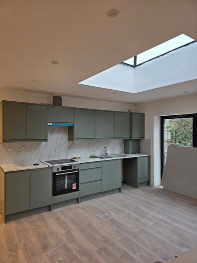 4 Bedroom End Of Terrace House To Rent In Carlton Road, Romford, RM2