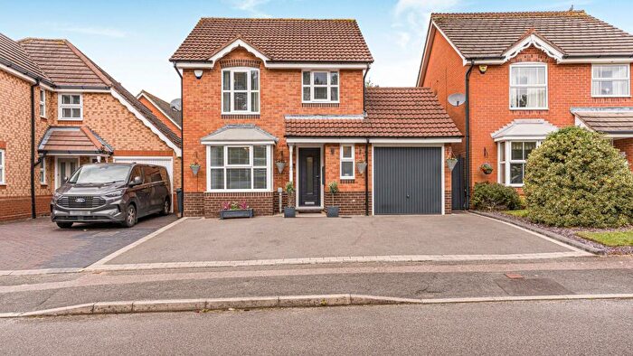 3 Bedroom Detached House For Sale In Buckton Close, Four Oaks, B75