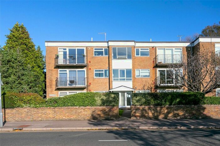 2 Bedroom Flat To Rent In Bridgeford House, Cassio Road, Watford, Herts WD18