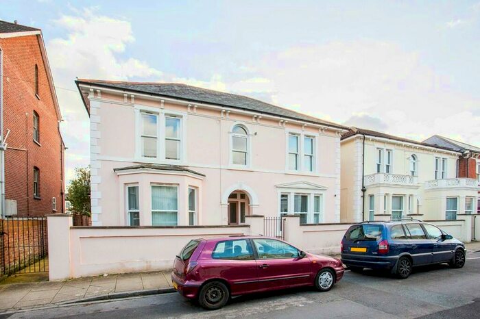 2 Bedroom Apartment To Rent In Cavendish Road, Southsea, PO5