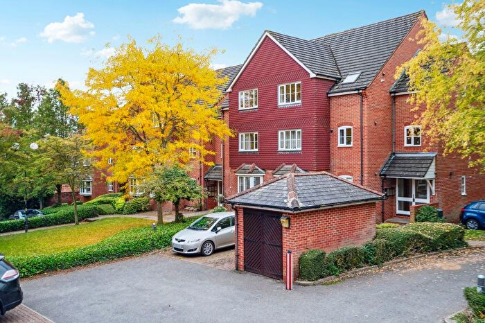 2 Bedroom Flat For Sale In Swan Close, Rickmansworth, WD3