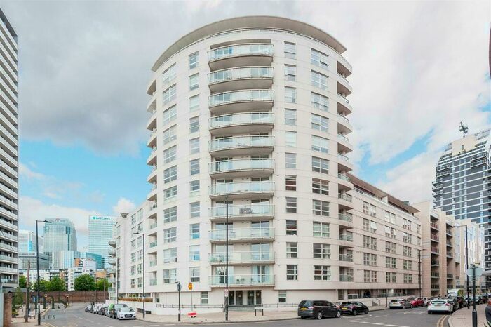 3 Bedroom Flat To Rent In Aurora Buildings, Blackwall Way, London, E14