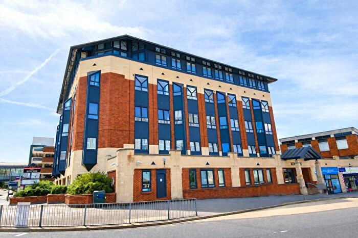 2 Bedroom Apartment To Rent In High Street, Bracknell, Berkshire, RG12