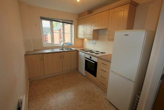 2 Bedroom Apartment To Rent In Hardy Close Dukinfield, SK16