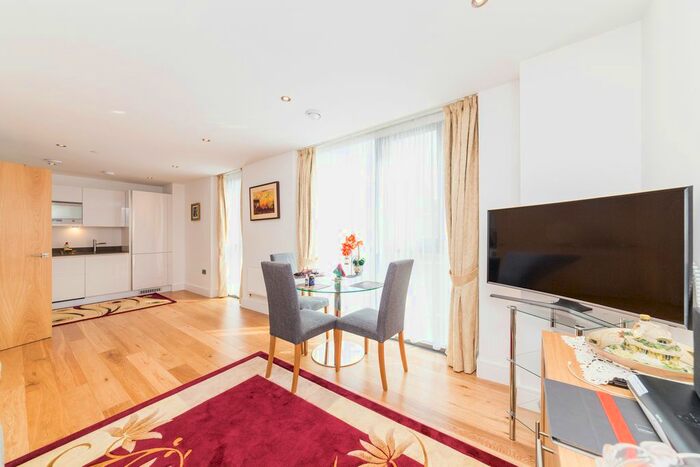 2 Bedroom Flat To Rent In Arc Tower, Uxbridge Road, Ealing, London, W5
