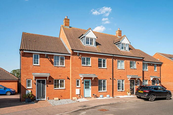4 Bedroom Town House For Sale In St Johns Road, Arlesey, SG15