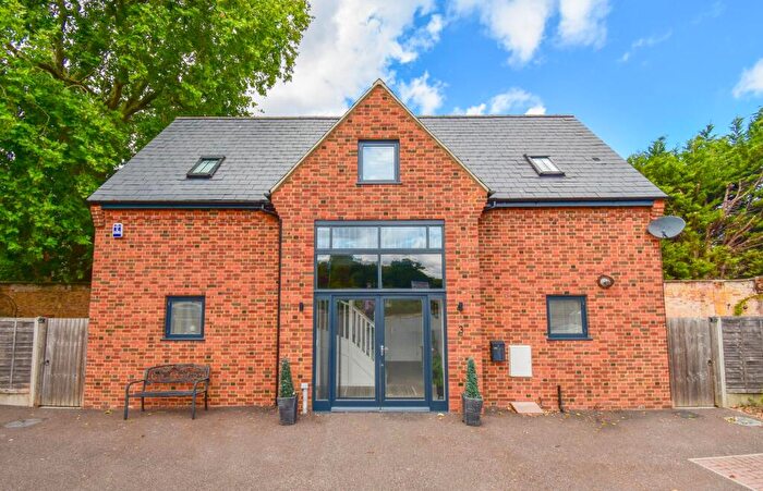 3 Bedroom Detached House For Sale In Church Lane, Bedford, MK41
