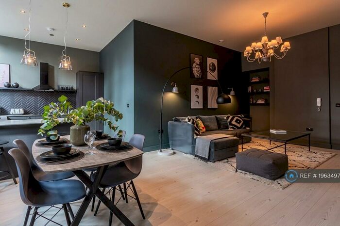 2 Bedroom Flat To Rent In St. Johns Road, Westcliff-On-Sea, SS0