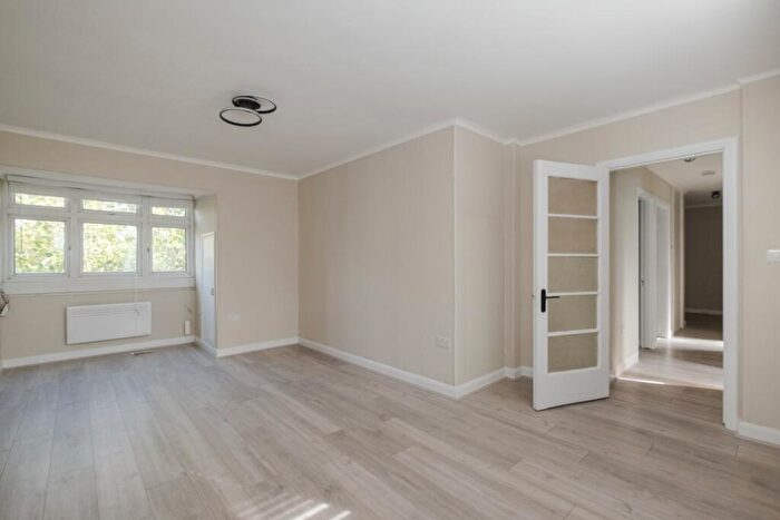 2 Bedroom Apartment To Rent In Green Lanes Hackney, N4