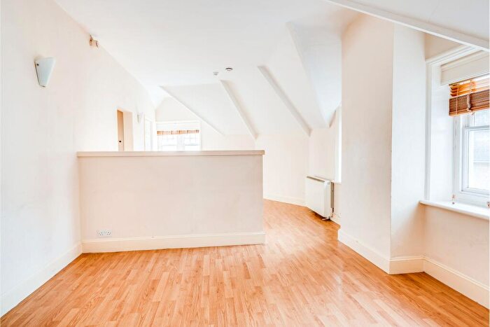 Studio To Rent In St Ebbes, Oxford, OX1