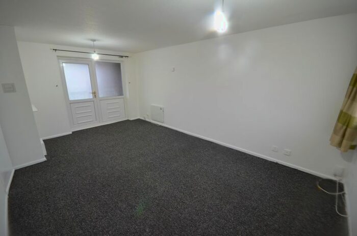 2 Bedroom Flat To Rent In St. Pauls Court, Oswaldtwistle, Accrington BB5