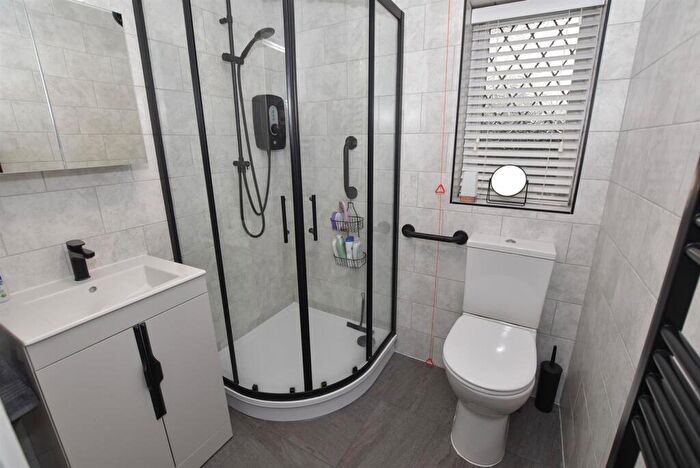 2 Bedroom Semi-Detached Bungalow For Sale In Shetland Drive, Bromborough, CH62