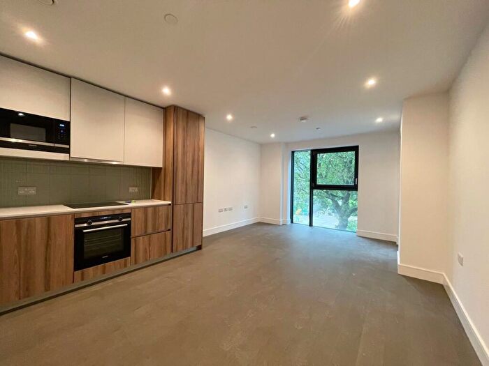 1 Bedroom Apartment To Rent In Hawksbury Heights -, S13