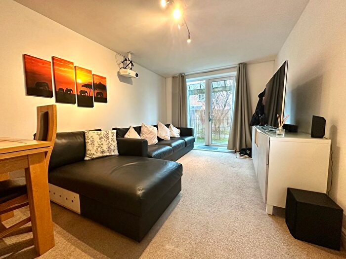 2 Bedroom Flat To Rent In Drummond Grove, Willesborough, Ashford, TN24