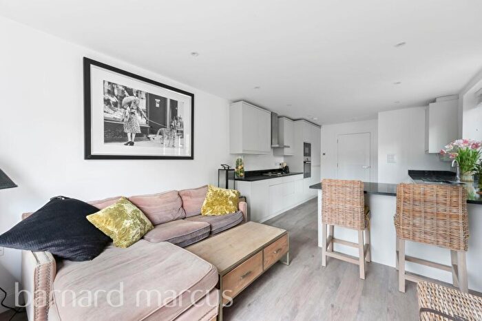 2 Bedroom Flat For Sale In Brighton Road, South Croydon, CR2