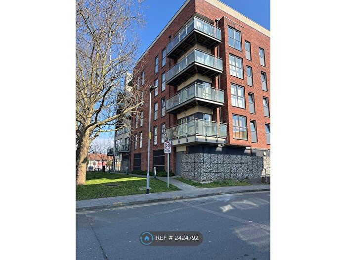 1 Bedroom Flat To Rent In Brunel House, Barking, RM8