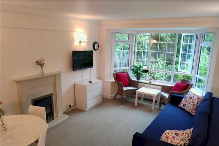 2 Bedroom Bungalow To Rent In Lindal Crescent, Enfield, EN2