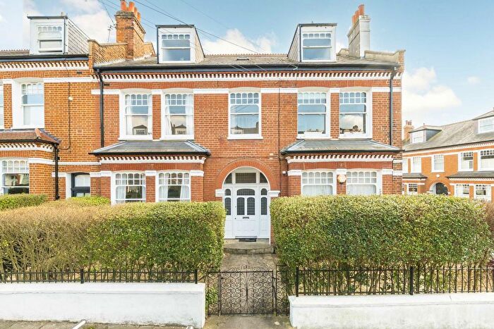 2 Bedroom Flat For Sale In Terrapin Road, Balham, SW17